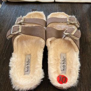 Size 10 faux fur sandal